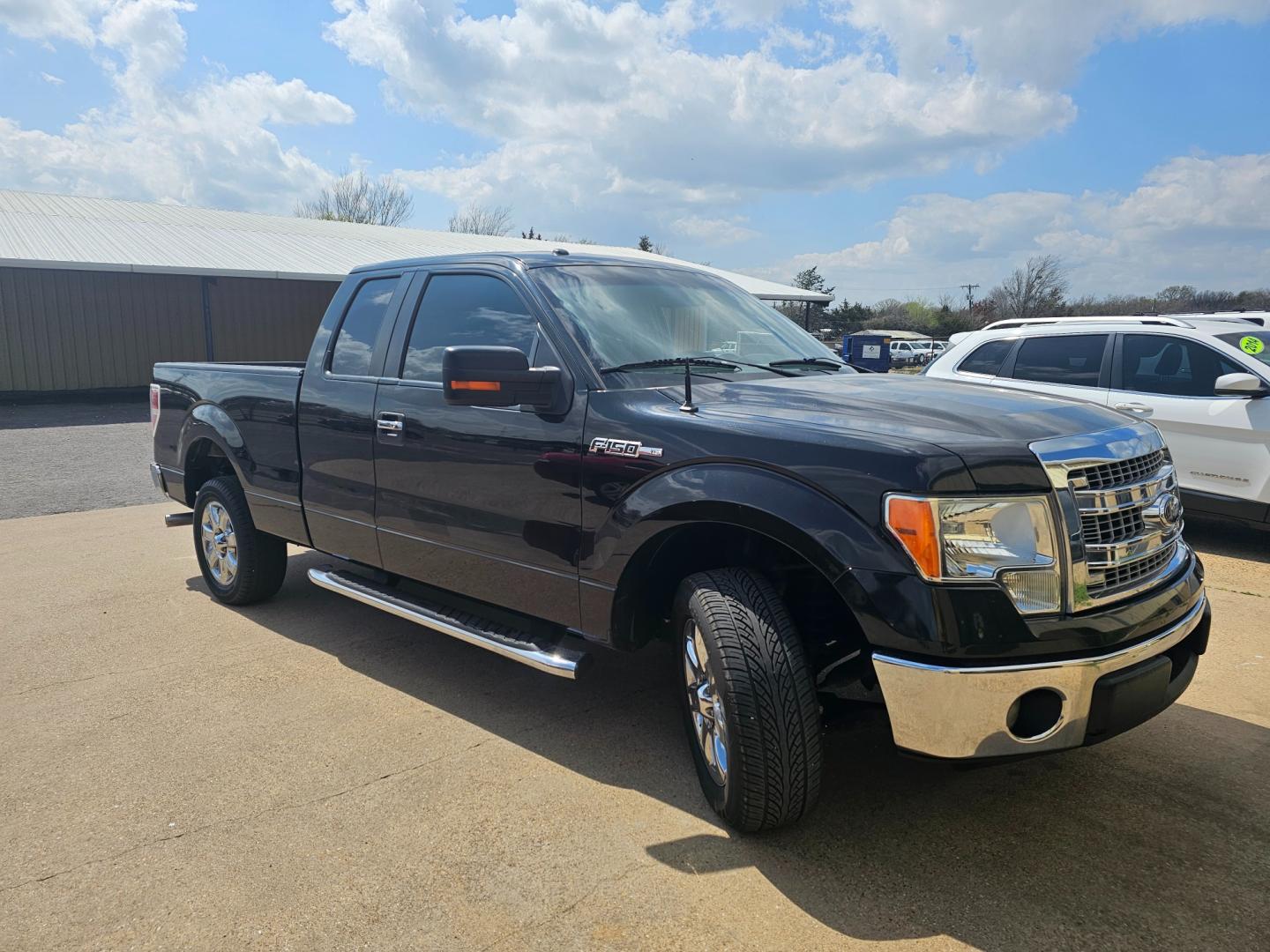 2013 BLACK Ford F-150 XLT SuperCab 8-ft. Bed 2WD (1FTEX1CM6DK) with an 3.7L V6 DOHC 24V engine, 6-Speed Automatic transmission, located at 533 S Seven Points BLVD, Seven Points, TX, 75143, (430) 255-4030, 32.313999, -96.209351 - Photo#1